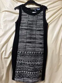 Desigual ★新品・未使用★ミニタイトワンピースタグ付きのサムネイル