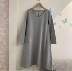 1【36】ギャルリーヴィー　Vネックウールロングワンピース　グレー