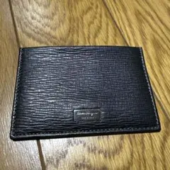 Salvatore Ferragamo ブラック レザー カードケース