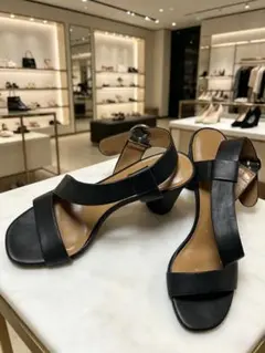 CHARLES & KEITH ストラップサンダル ブラックのサムネイル