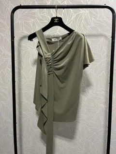 新品タグ付き　Diane von Furstenberg アシンメトリーシャツのサムネイル