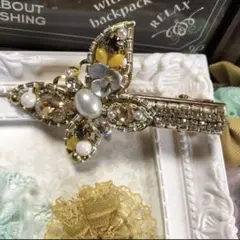 ❤︎プレミアム限定82キラキラ花と蝶の可愛いヘアクリップビーズストーンパール付高級