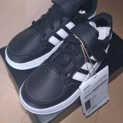 adidas ブラック/ホワイト スニーカー3本ライン