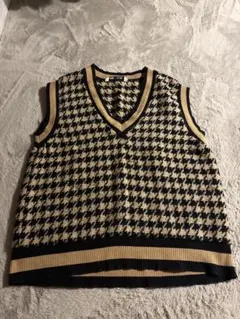 ZARA（ザラ）　Vネック千鳥柄ニットベスト