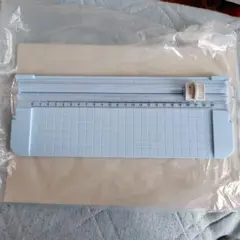 ペーパーカッターのサムネイル