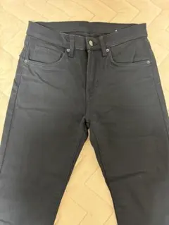 【美品】無印良品　ブラック スキニーデニムパンツ　サイズ27のサムネイル