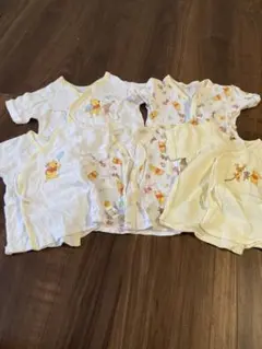 くまのプーさんのコンビ肌着2枚と短肌着3枚