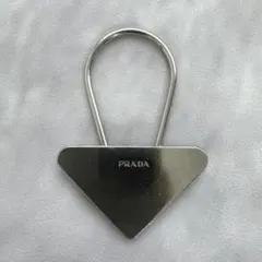 プラダ 三角プレート チャーム キーリング シルバー　y2k 00s