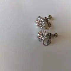 イヤリング花デザイン、ウェディングドレス、結婚式、セレモニー