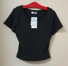 EVRIS Tシャツ バックオープンチェーントップス 新品 ブラックのサムネイル