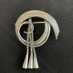 【14】燻し銀な色味のブローチ　シンプル　レトロ　ヴィンテージ