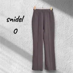 snidel カットフレアパンツ　S モカ　センタープレス　着痩せ　総ゴムのサムネイル