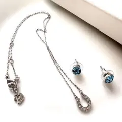 【美品】スワロフスキー　ネックレス&ピアス　まとめ売り　ホースシュー　クリスタル