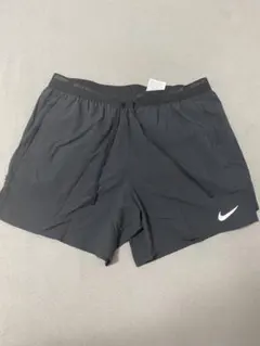 新品ナイキNikeStride Dri-FIT 5インチランニングショート Lのサムネイル