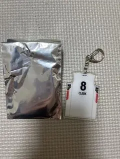 横浜ビーコルセアーズ　ゲイリー・クラーク選手　ユニフォーム型キーホルダー