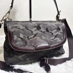新品✨クリスチャンオリビエ 2way ショルダー　多収納　迷彩　モノグラム　総柄のサムネイル