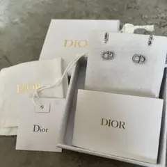 そ*ら様 Dior ダブルCロゴ クリスタルピアス - メルカリ