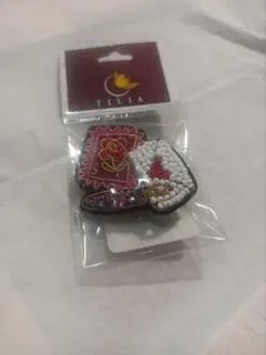 刺繍のブローチ、ビーズ