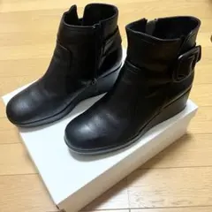 【美品】ビューフォート 厚底 ショートブーツ ブラック 23.5cm 箱付きのサムネイル
