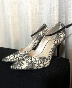 【元値約1.5万円】花柄刺繍ハイヒール ストラップつき【プールサイド】