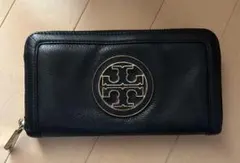 トリーバーチ長財布ラウンドファスナーロゴ金具黒