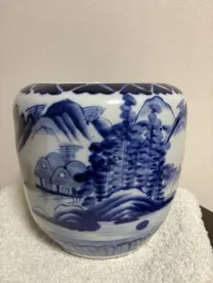 古い灰付き】アンティーク 手あぶり火鉢 染付 山水画 青海波 骨董