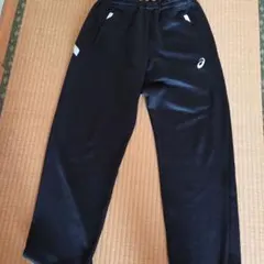 ASICS ブラックジャージパンツ