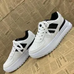 新品★レディース★23.5cm★厚底 軽量 Fレザースニーカー 黒 3411