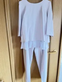 薄いグレー レイヤードパンツスーツ