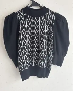 VIOLETTA モノグラムロゴニットトップス