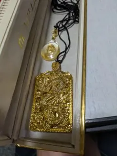 激レア ベルセルク キーホルダー 墓場の画廊 ドラゴン刀 - メルカリ