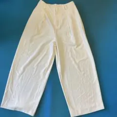 UNIQLO White Cropped Pants‼️