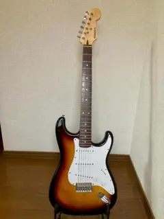 美品　Mavis　ストラトキャスタータイプ　エレキギター　弦は新品！ Mavis ストラトキャスタータイプ エレキギター 弦は新品に交換済み