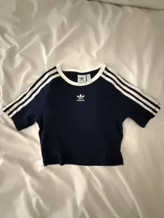 adidas Originals クロップド丈 Tシャツ ネイビー