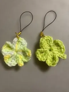 かぎ針編み 四葉のクローバー　ストラップ 2点セット