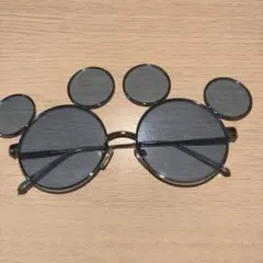 ミッキー型グレーサングラス