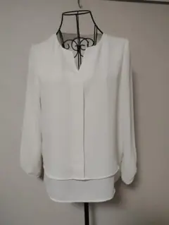 【GREEN LABEL RELAXING】 Vネック　ブラウス