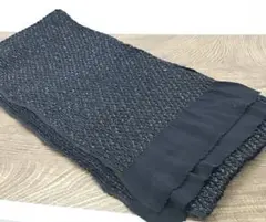 美品　正絹帯揚げ　ふくれ織り金ラメ入り　黒