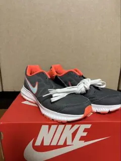 NIKE グレー/オレンジ スニーカー