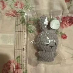 ウサギのあみぐるみキーホルダー