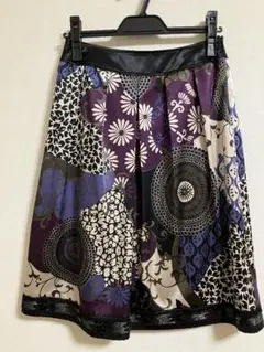 幾何学柄スカート