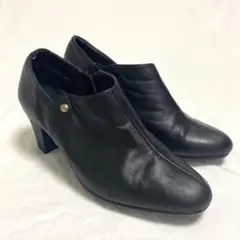 【アルファキュービック】黒 レザー ブーティ ジッパー　24 ヒール7 難あり