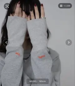 VACANCY ロゴ刺繍ショート丈トレーナーのサムネイル