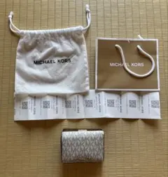 MICHAEL KORS 三つ折り財布