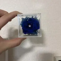 青いプリザーブドフラワーアレンジメント