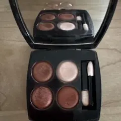 シャネル　アイシャドウパレットレ キャトル オンブル 372 ブーケ アンブレ