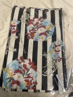 浴衣 黒白ストライプ 花柄