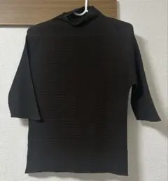 107 セシオセラ　ダークグレー ハイネック Tシャツのサムネイル