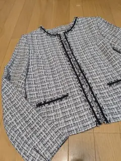 美品 anyFAMノーカラーツイードジャケット