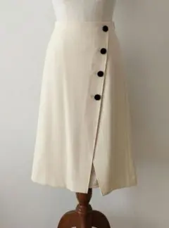 （未使用に近い）Noble アイボリー ラップタイトスカート　サイズ34